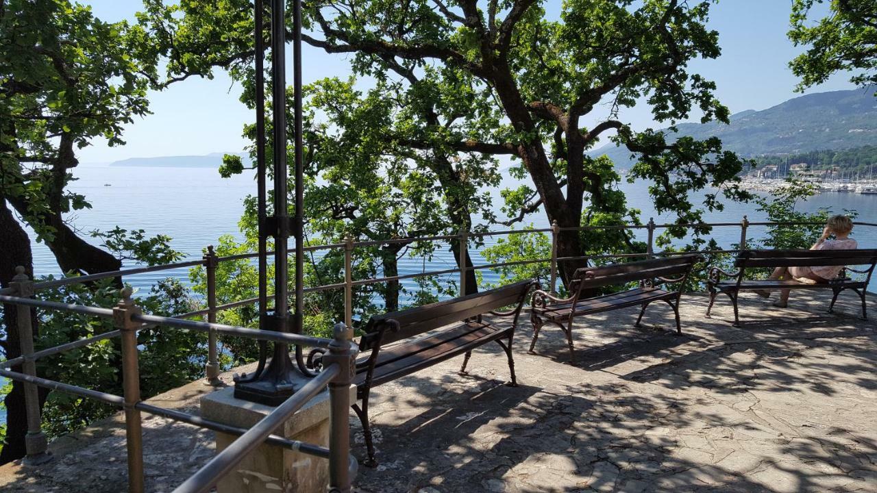 Apartment Villa Maria 10 With Swimming Pool 奥帕提亚 外观 照片